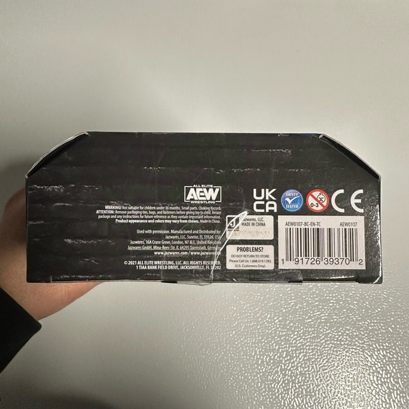 AEW Trent? Trent Beretta Unrivaled Series 8 #65 Action Figure - Picture 5 of 5